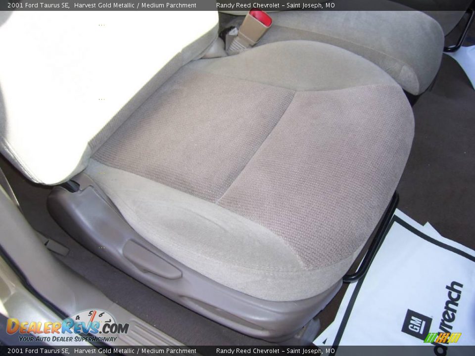 2001 Ford Taurus SE Harvest Gold Metallic / Medium Parchment Photo #11
