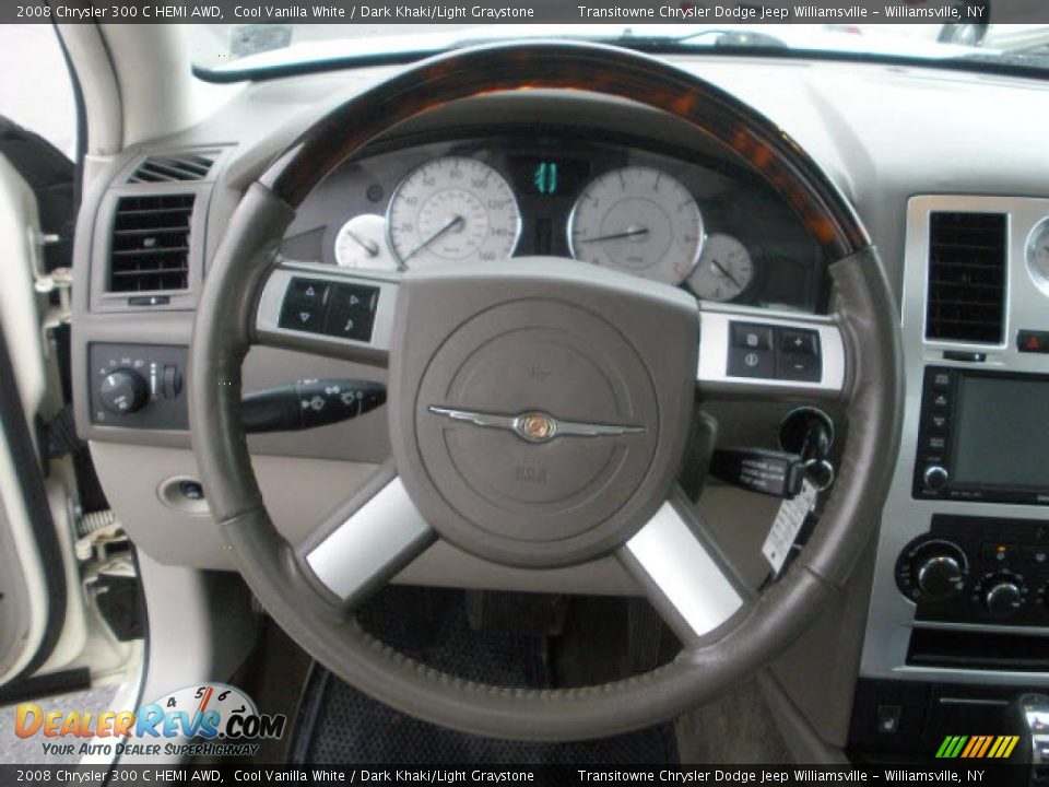 2008 Chrysler 300 C HEMI AWD Cool Vanilla White / Dark Khaki/Light Graystone Photo #5