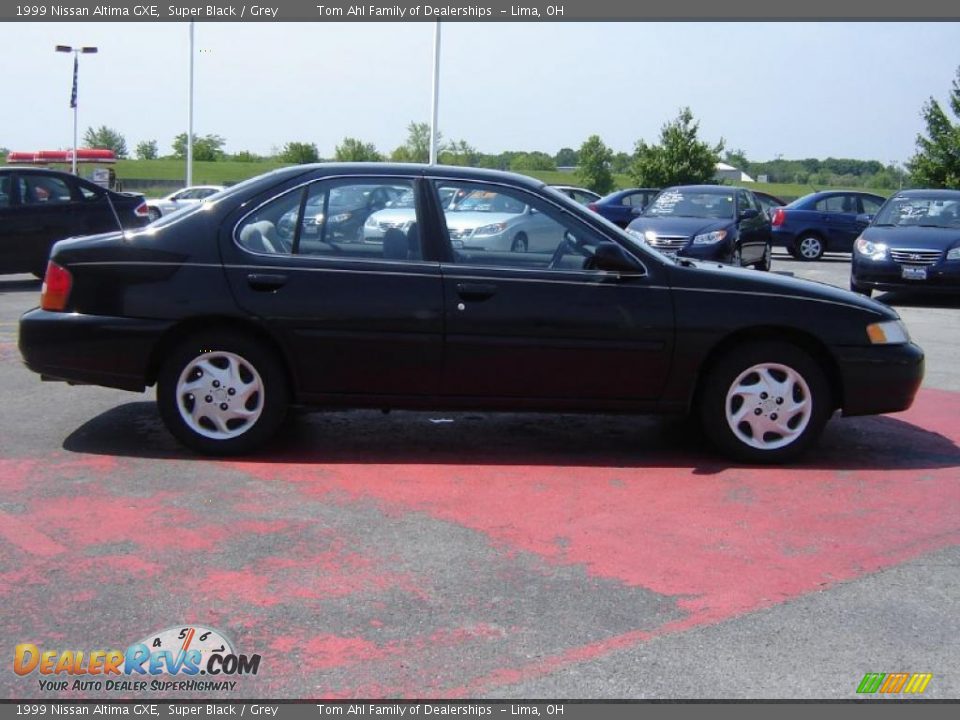 1999 Nissan Altima GXE Super Black / Grey Photo #6