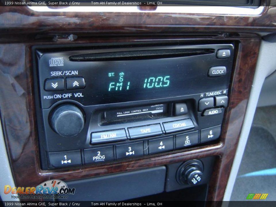 1999 Nissan Altima GXE Super Black / Grey Photo #11