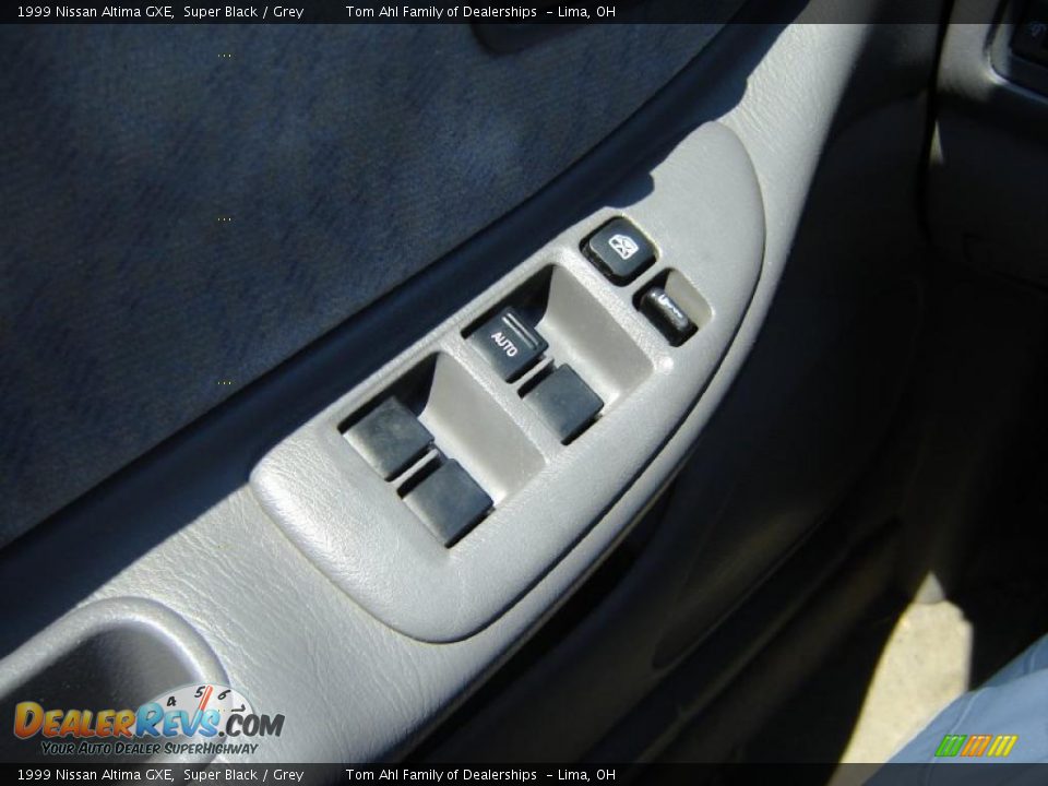 1999 Nissan Altima GXE Super Black / Grey Photo #15