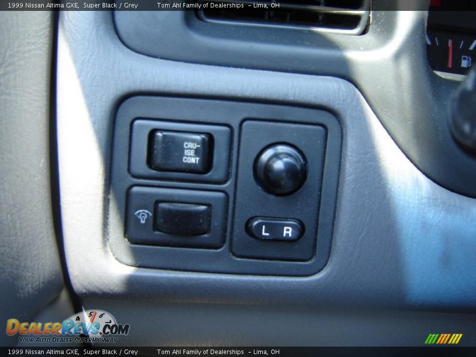1999 Nissan Altima GXE Super Black / Grey Photo #16