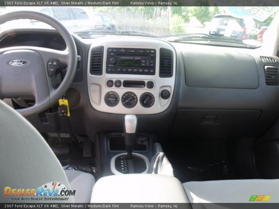 2007 Ford Escape XLT V6 4WD Silver Metallic / Medium/Dark Flint Photo #10