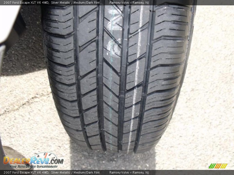 2007 Ford Escape XLT V6 4WD Silver Metallic / Medium/Dark Flint Photo #17