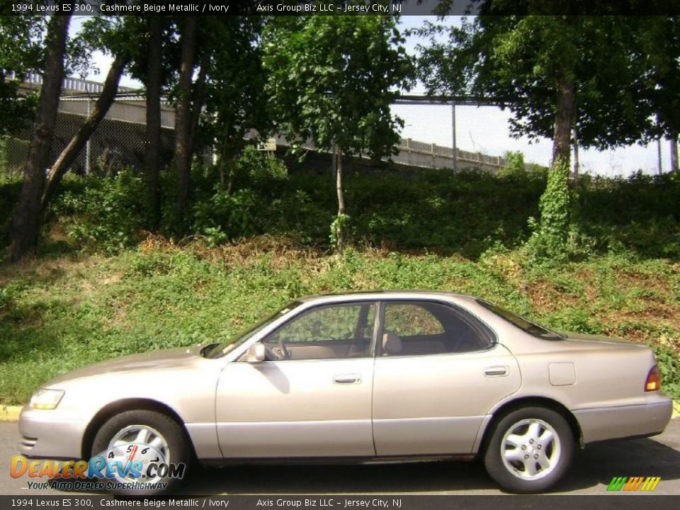 1994 Lexus ES 300 Cashmere Beige Metallic / Ivory Photo #2