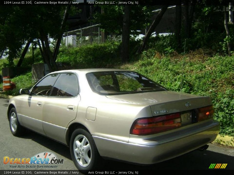1994 Lexus ES 300 Cashmere Beige Metallic / Ivory Photo #3