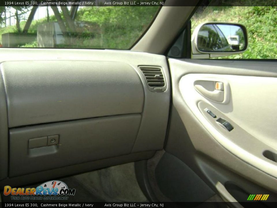 1994 Lexus ES 300 Cashmere Beige Metallic / Ivory Photo #8