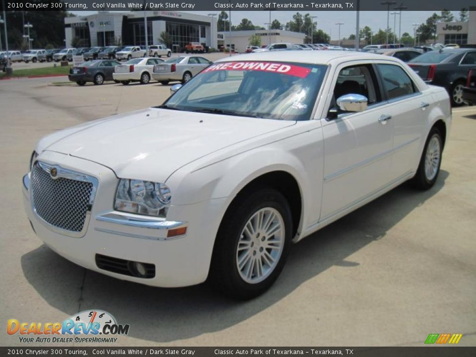 2010 Chrysler 300 Touring Cool Vanilla White / Dark Slate Gray Photo #1