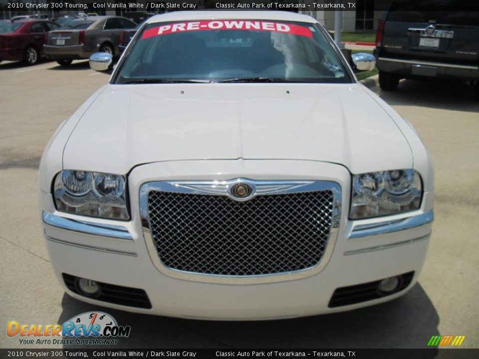 2010 Chrysler 300 Touring Cool Vanilla White / Dark Slate Gray Photo #5