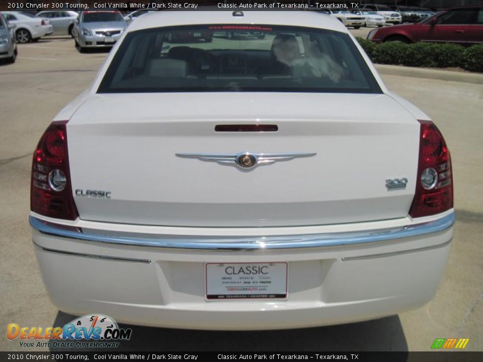 2010 Chrysler 300 Touring Cool Vanilla White / Dark Slate Gray Photo #6