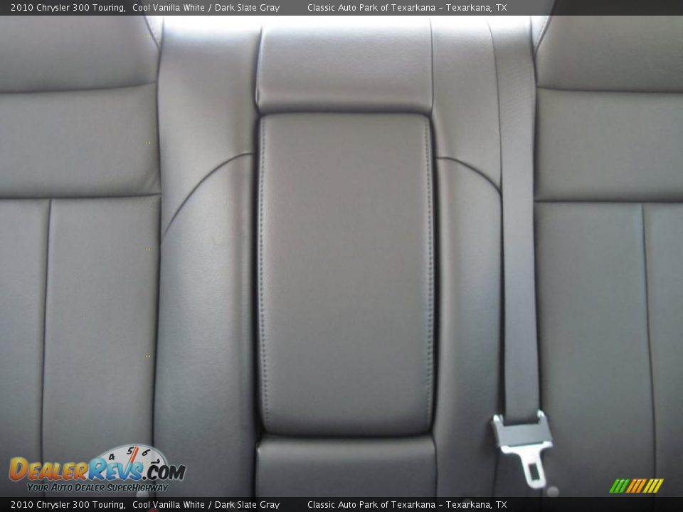 2010 Chrysler 300 Touring Cool Vanilla White / Dark Slate Gray Photo #7