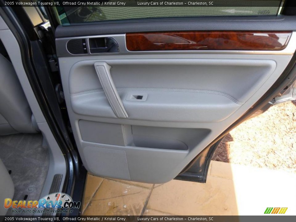 2005 Volkswagen Touareg V8 Offroad Grey Metallic / Kristal Grey Photo #11
