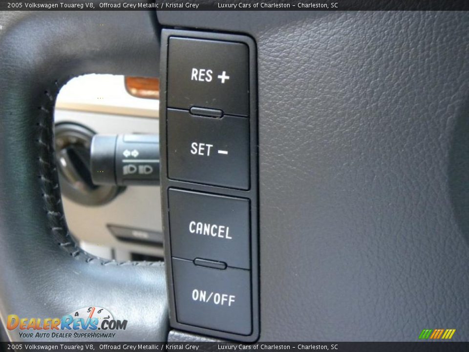 2005 Volkswagen Touareg V8 Offroad Grey Metallic / Kristal Grey Photo #18