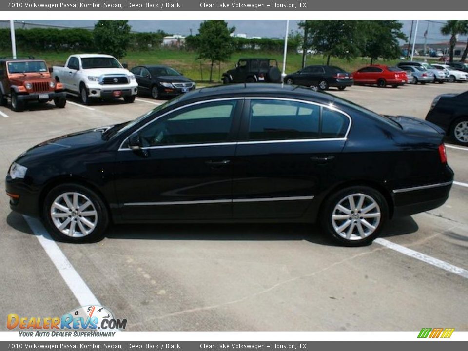 2010 Volkswagen Passat Komfort Sedan Deep Black / Black Photo #4