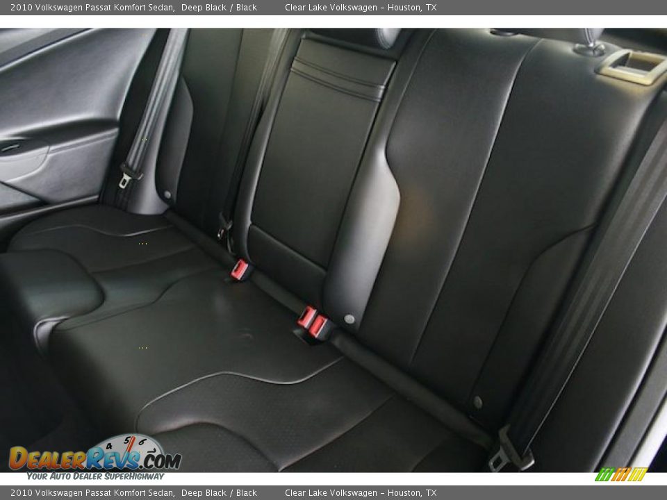 2010 Volkswagen Passat Komfort Sedan Deep Black / Black Photo #18