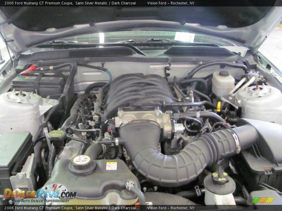 2006 Ford Mustang GT Premium Coupe Satin Silver Metallic / Dark Charcoal Photo #5