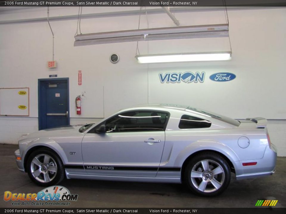 2006 Ford Mustang GT Premium Coupe Satin Silver Metallic / Dark Charcoal Photo #11