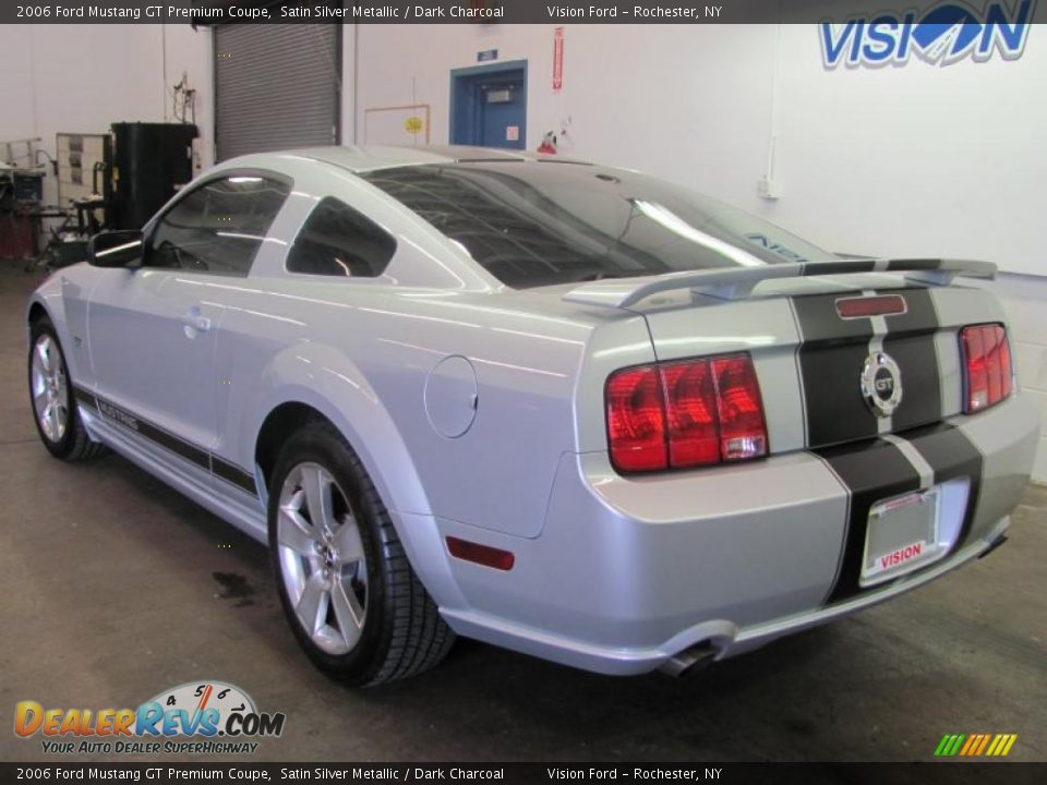 2006 Ford Mustang GT Premium Coupe Satin Silver Metallic / Dark Charcoal Photo #12