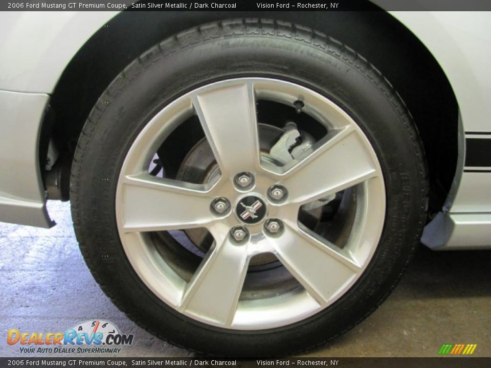 2006 Ford Mustang GT Premium Coupe Satin Silver Metallic / Dark Charcoal Photo #13