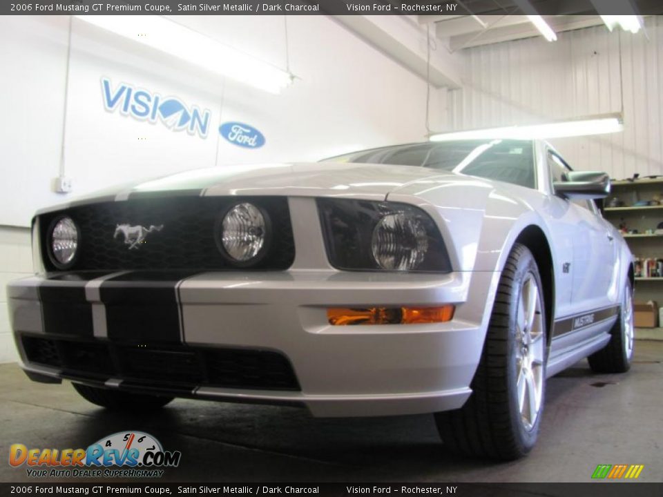 2006 Ford Mustang GT Premium Coupe Satin Silver Metallic / Dark Charcoal Photo #15
