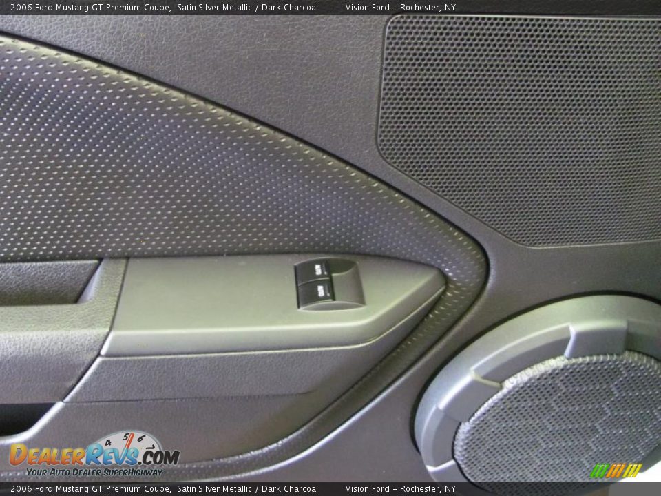 2006 Ford Mustang GT Premium Coupe Satin Silver Metallic / Dark Charcoal Photo #22