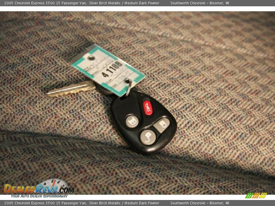 2005 Chevrolet Express 3500 15 Passenger Van Silver Birch Metallic / Medium Dark Pewter Photo #12