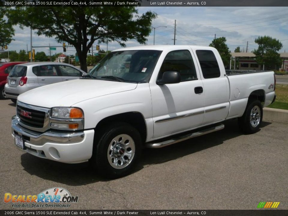2006 GMC Sierra 1500 SLE Extended Cab 4x4 Summit White / Dark Pewter Photo #2
