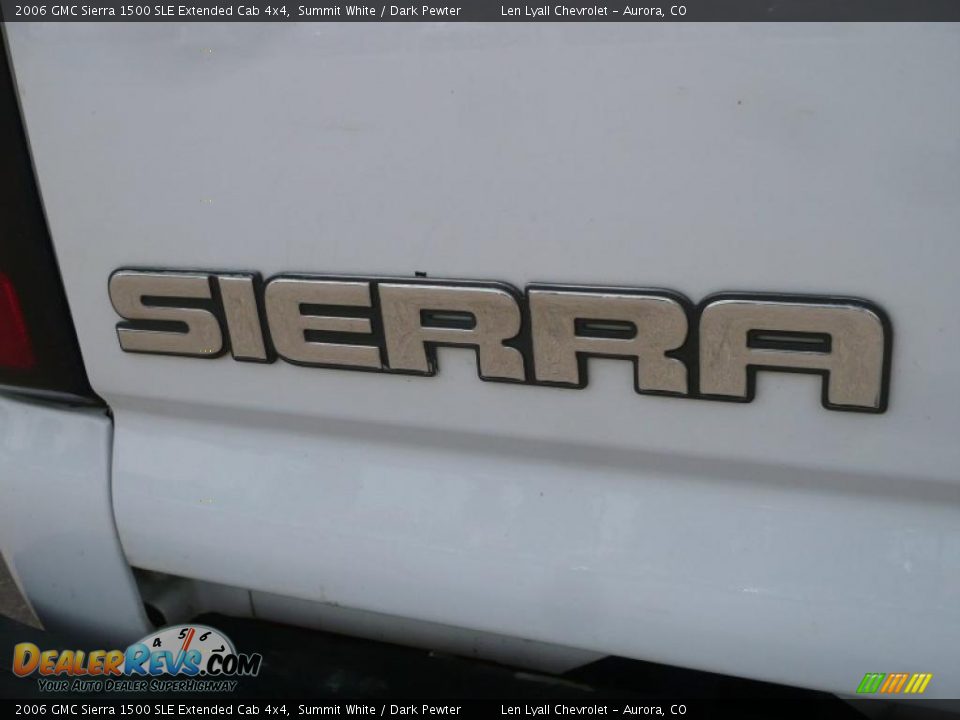 2006 GMC Sierra 1500 SLE Extended Cab 4x4 Summit White / Dark Pewter Photo #11
