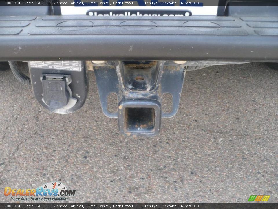 2006 GMC Sierra 1500 SLE Extended Cab 4x4 Summit White / Dark Pewter Photo #12