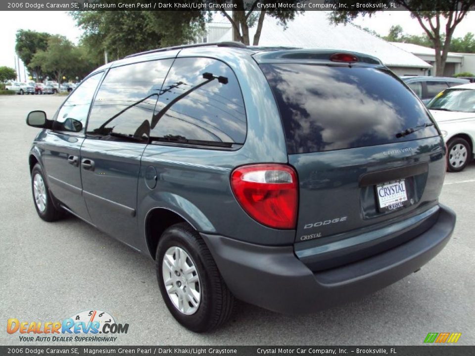 2006 Dodge Caravan SE Magnesium Green Pearl / Dark Khaki/Light Graystone Photo #3
