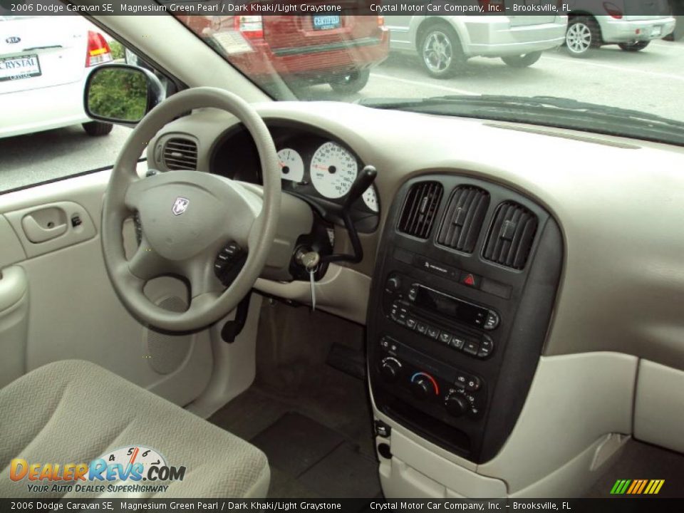 2006 Dodge Caravan SE Magnesium Green Pearl / Dark Khaki/Light Graystone Photo #12