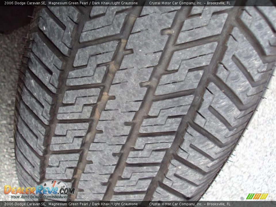 2006 Dodge Caravan SE Magnesium Green Pearl / Dark Khaki/Light Graystone Photo #16
