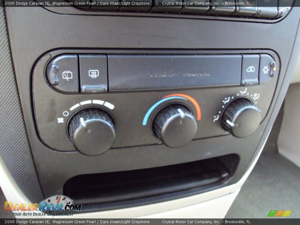2006 Dodge Caravan SE Magnesium Green Pearl / Dark Khaki/Light Graystone Photo #21