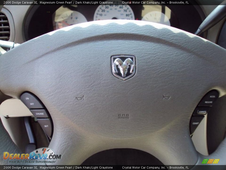 2006 Dodge Caravan SE Magnesium Green Pearl / Dark Khaki/Light Graystone Photo #22