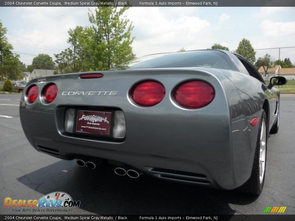 2004 Chevrolet Corvette Coupe Medium Spiral Gray Metallic / Black Photo #14