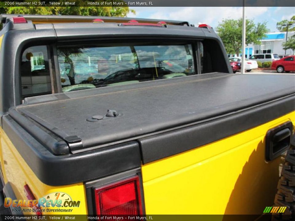 2006 Hummer H2 SUT Yellow / Wheat Photo #6