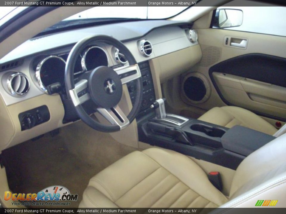 2007 Ford Mustang GT Premium Coupe Alloy Metallic / Medium Parchment Photo #9