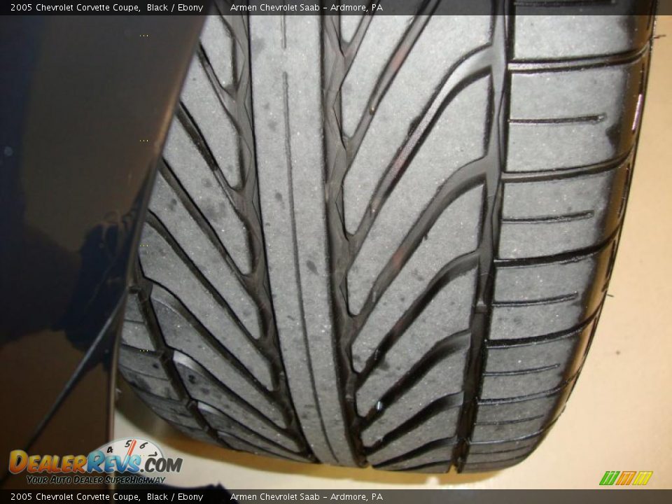 2005 Chevrolet Corvette Coupe Black / Ebony Photo #26