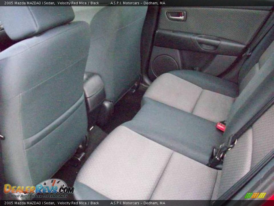 2005 Mazda MAZDA3 i Sedan Velocity Red Mica / Black Photo #11