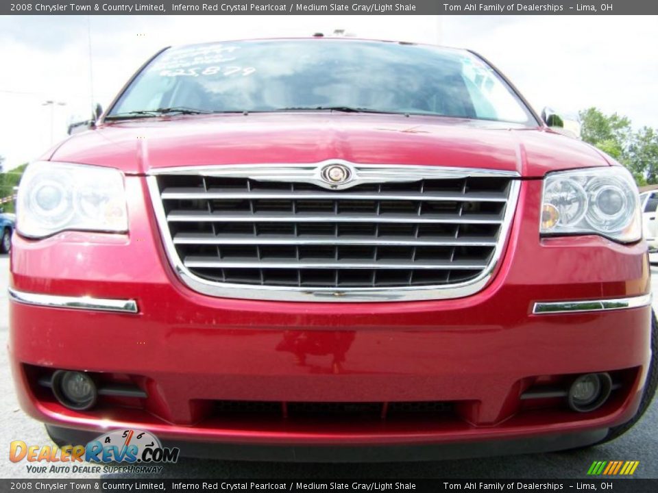 2008 Chrysler Town & Country Limited Inferno Red Crystal Pearlcoat / Medium Slate Gray/Light Shale Photo #2