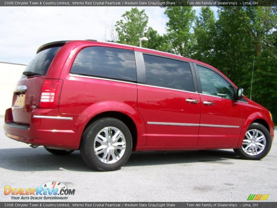 2008 Chrysler Town & Country Limited Inferno Red Crystal Pearlcoat / Medium Slate Gray/Light Shale Photo #6