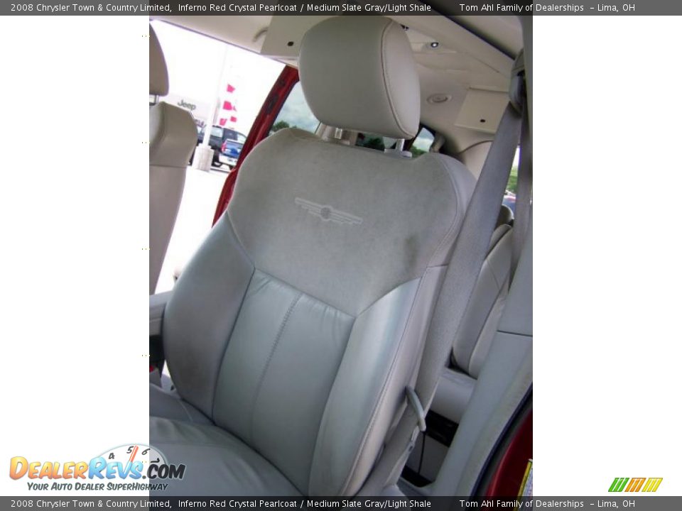 2008 Chrysler Town & Country Limited Inferno Red Crystal Pearlcoat / Medium Slate Gray/Light Shale Photo #9
