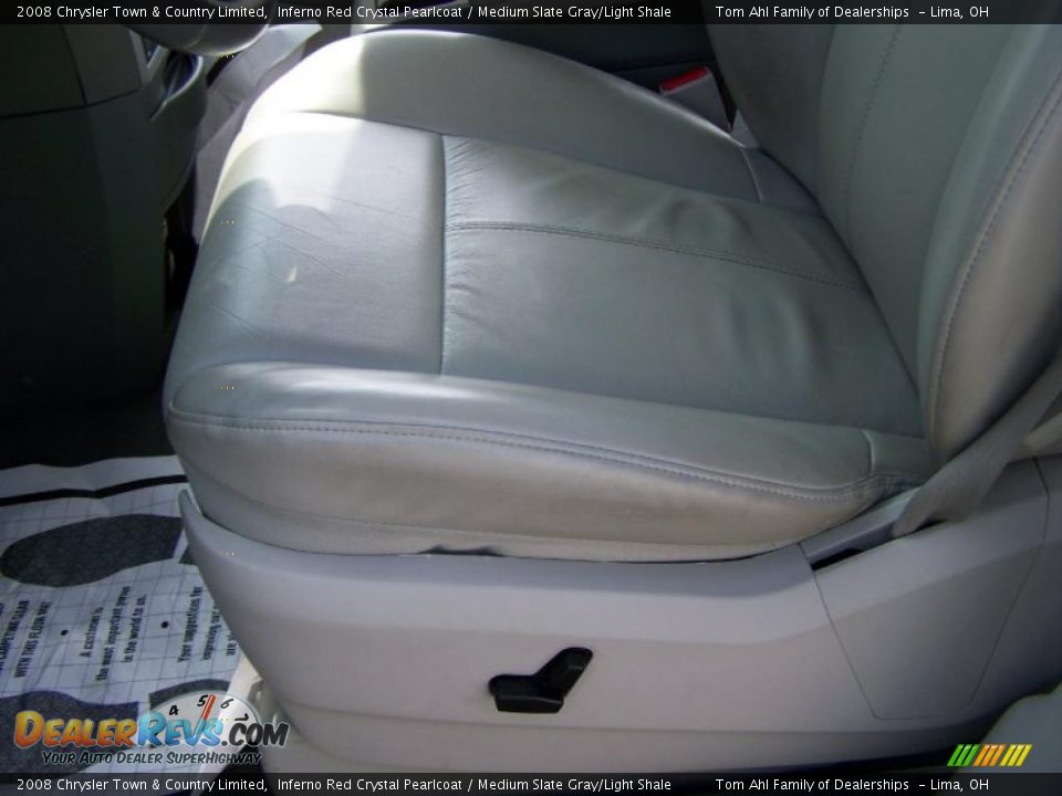 2008 Chrysler Town & Country Limited Inferno Red Crystal Pearlcoat / Medium Slate Gray/Light Shale Photo #10