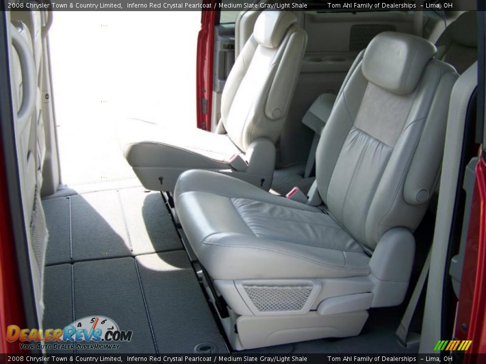2008 Chrysler Town & Country Limited Inferno Red Crystal Pearlcoat / Medium Slate Gray/Light Shale Photo #12