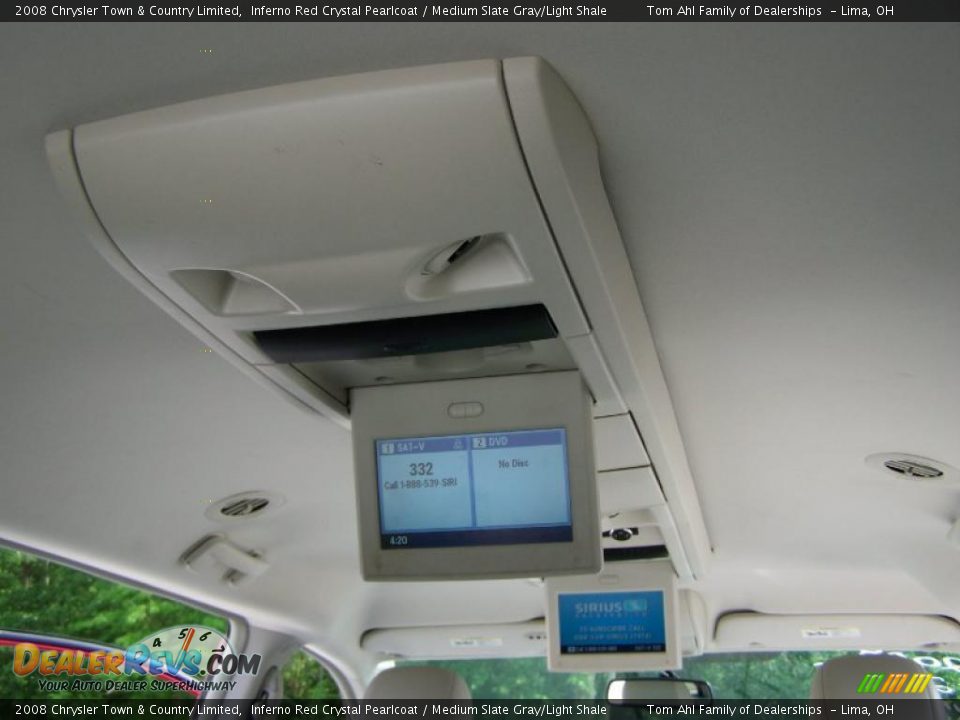 2008 Chrysler Town & Country Limited Inferno Red Crystal Pearlcoat / Medium Slate Gray/Light Shale Photo #17