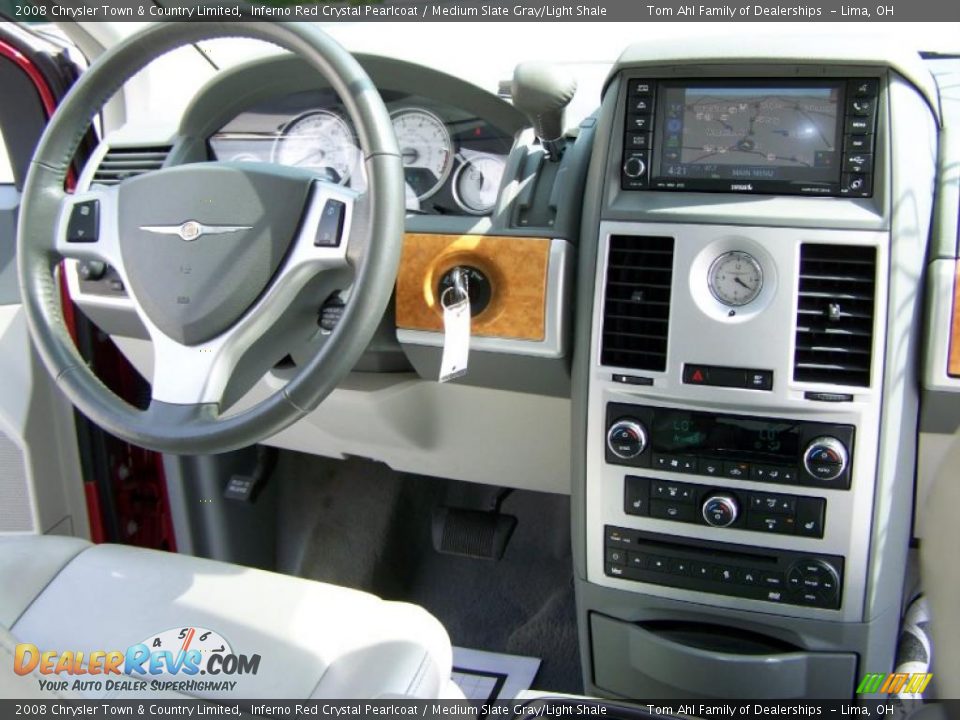 2008 Chrysler Town & Country Limited Inferno Red Crystal Pearlcoat / Medium Slate Gray/Light Shale Photo #19