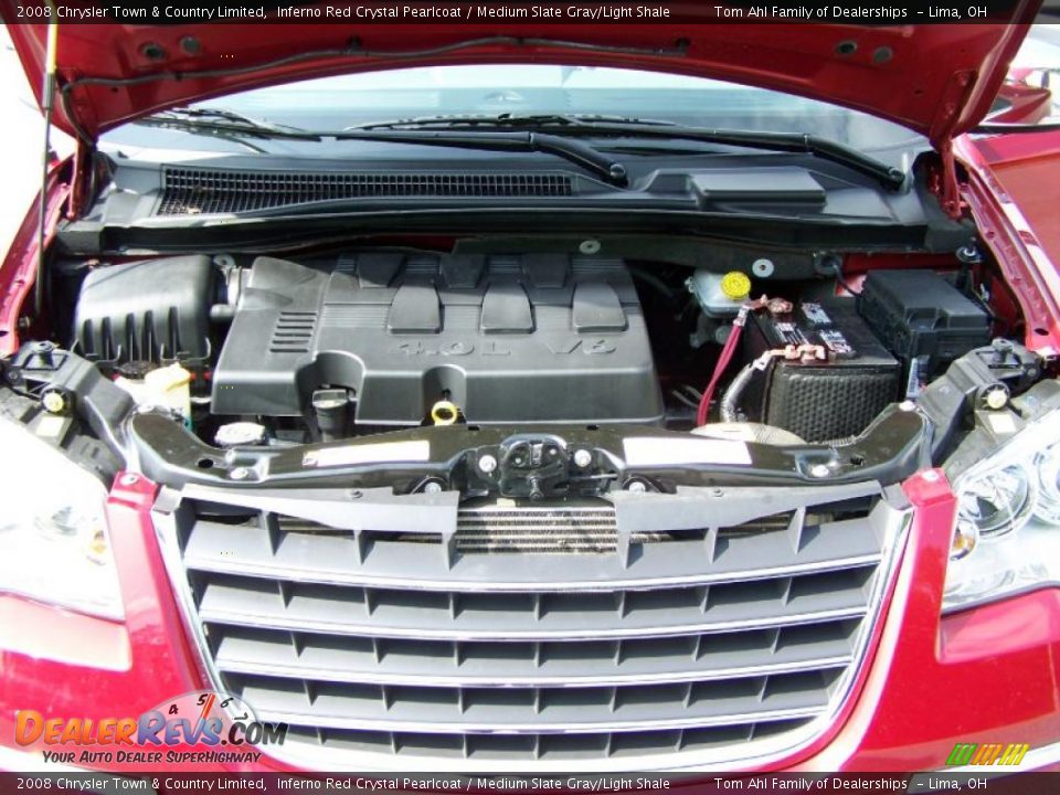 2008 Chrysler Town & Country Limited Inferno Red Crystal Pearlcoat / Medium Slate Gray/Light Shale Photo #20