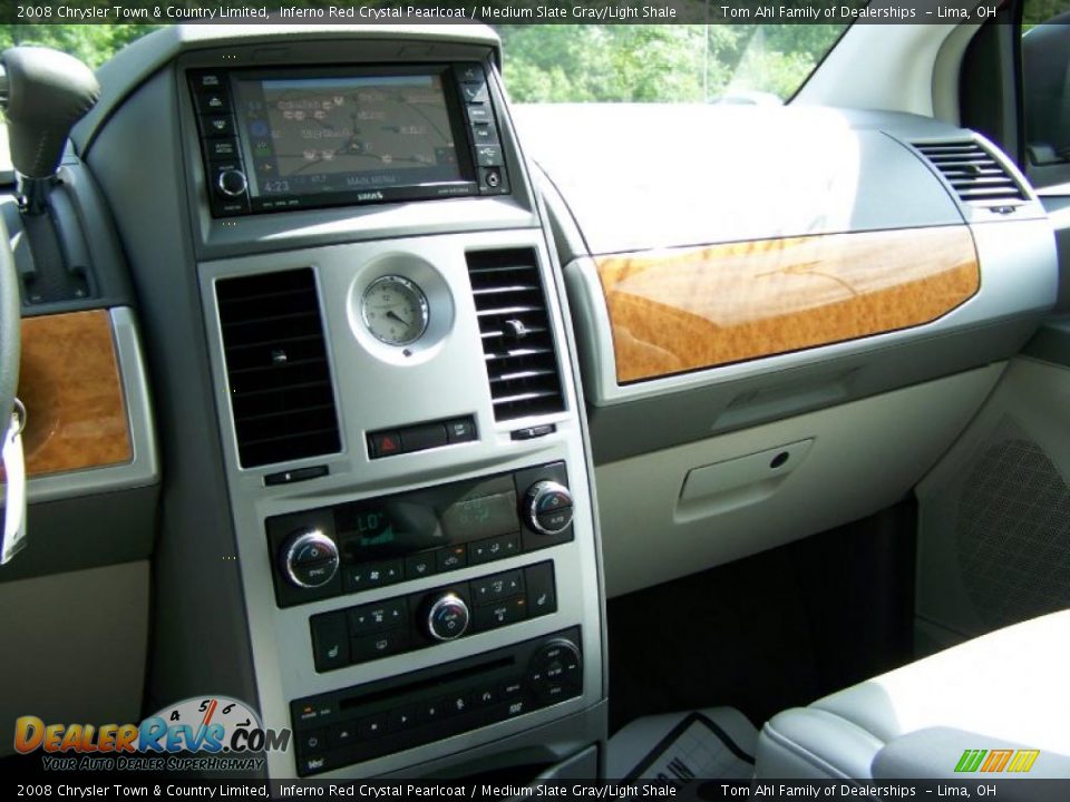 2008 Chrysler Town & Country Limited Inferno Red Crystal Pearlcoat / Medium Slate Gray/Light Shale Photo #23