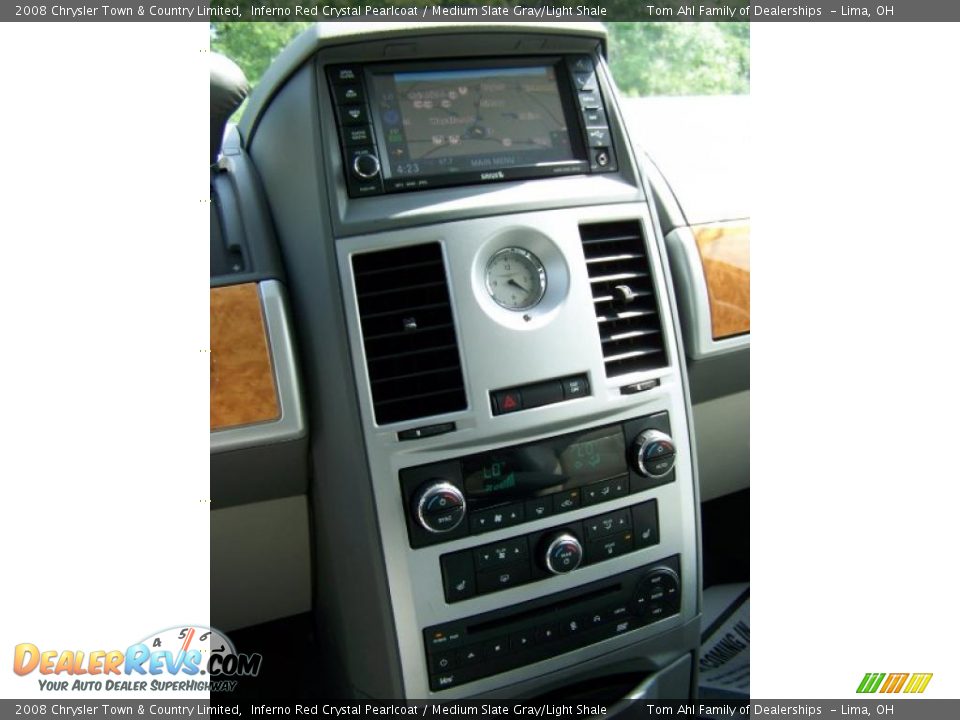 2008 Chrysler Town & Country Limited Inferno Red Crystal Pearlcoat / Medium Slate Gray/Light Shale Photo #24