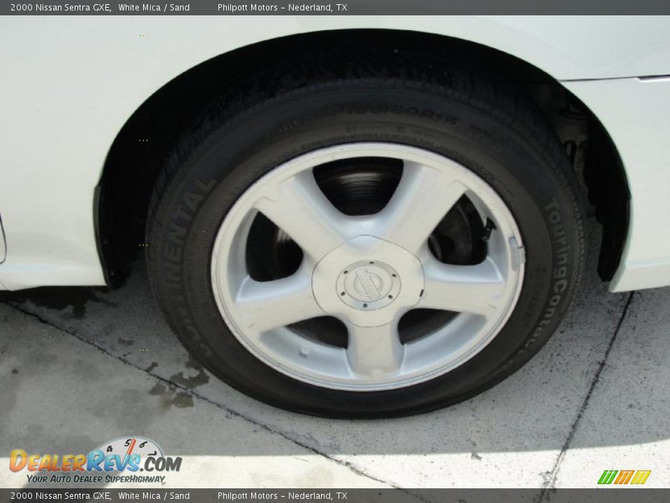 2000 Nissan Sentra GXE White Mica / Sand Photo #13